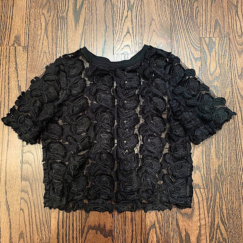 Cropped Black Floral Appliqué Blouse